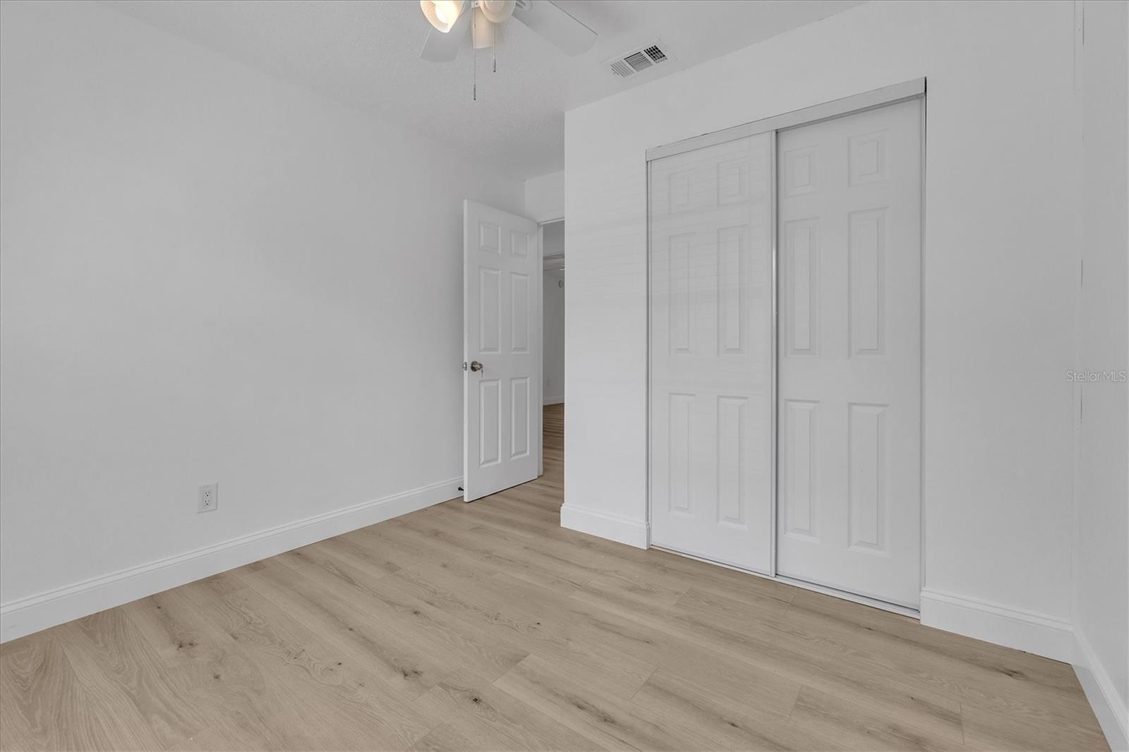2840 Central Dr Property Photo 18