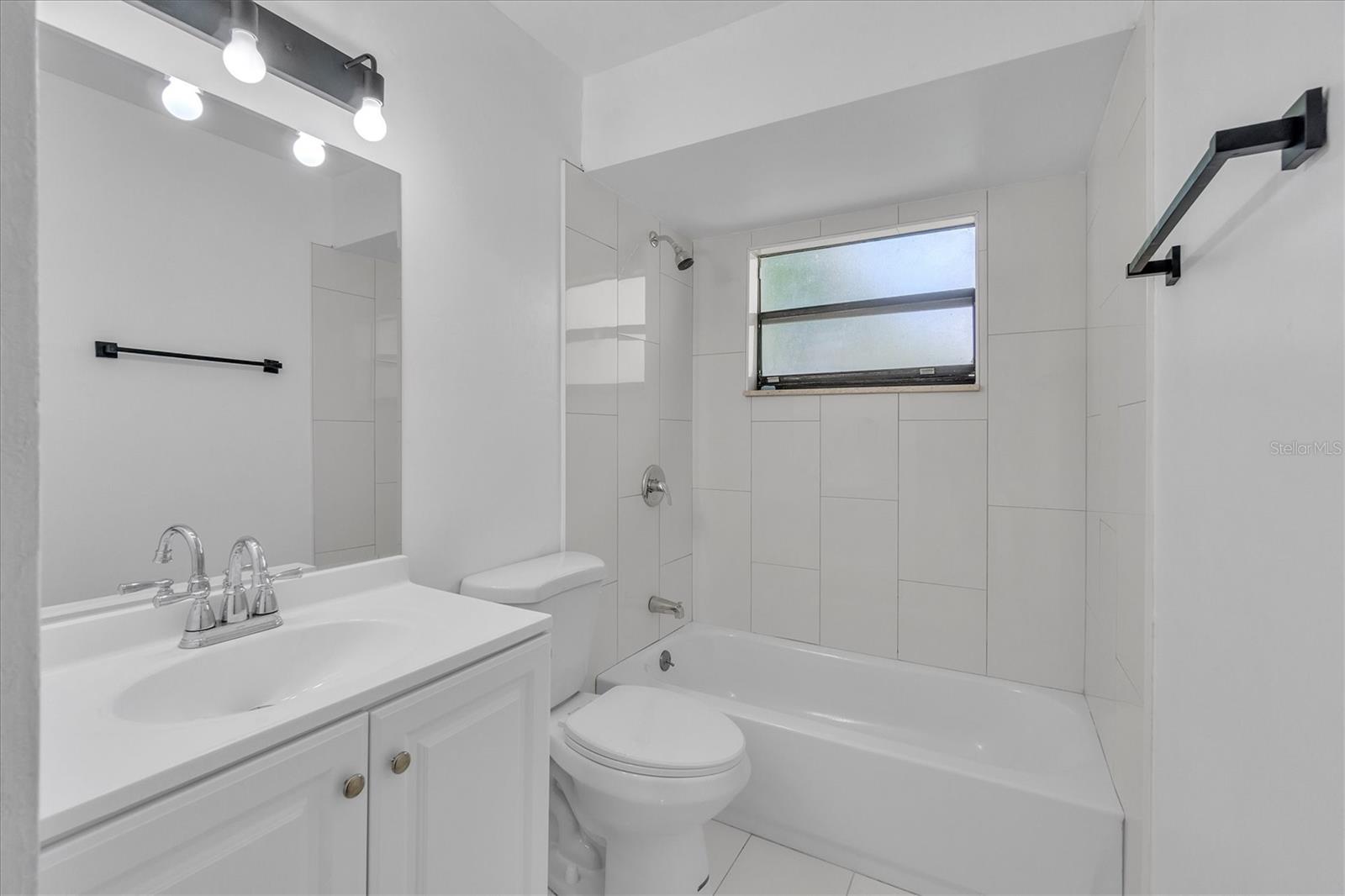 2840 Central Dr Property Photo 19