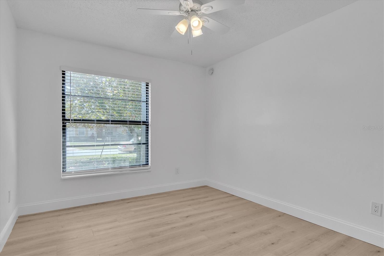 2840 Central Dr Property Photo 21