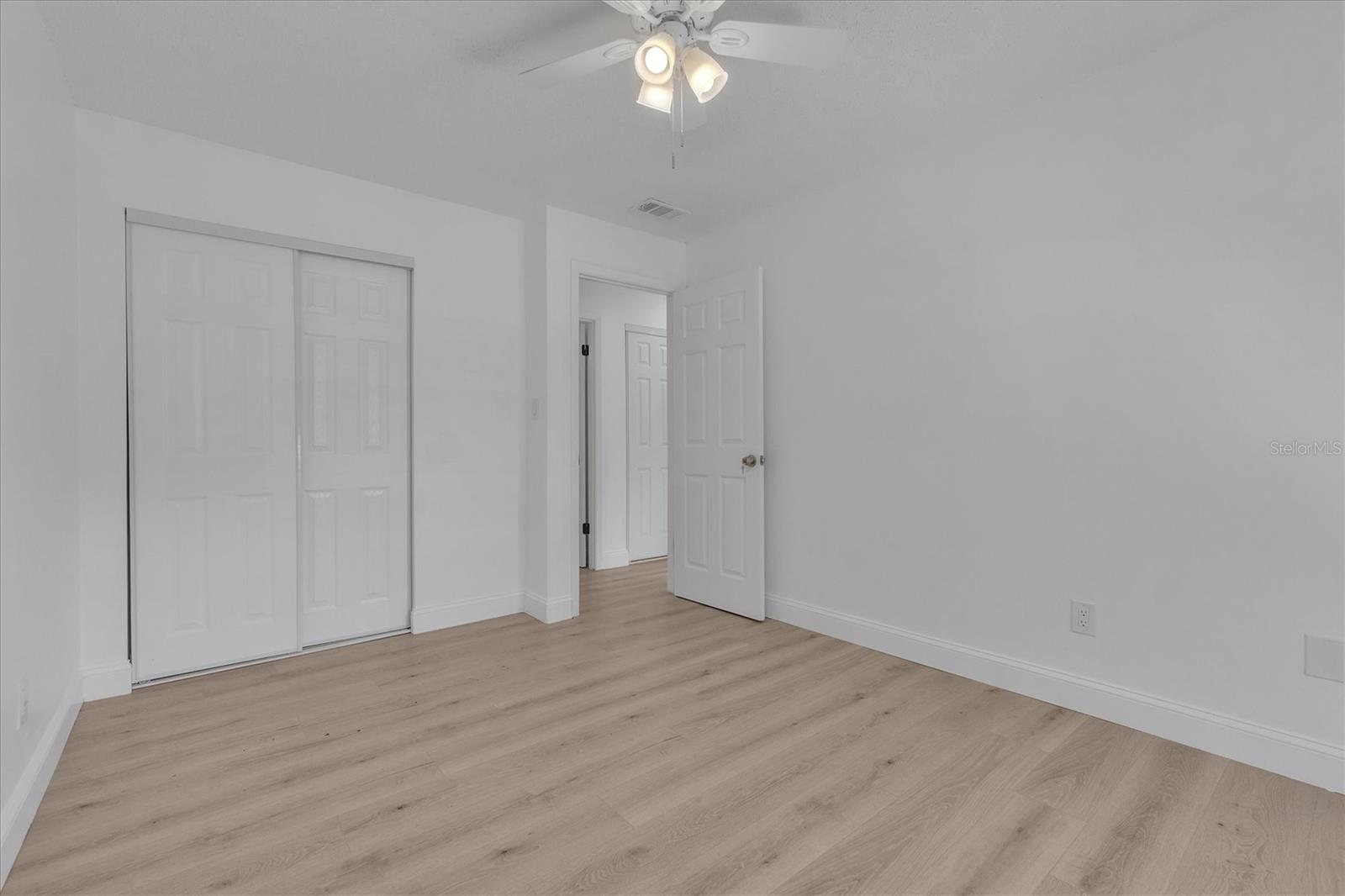2840 Central Dr Property Photo 23