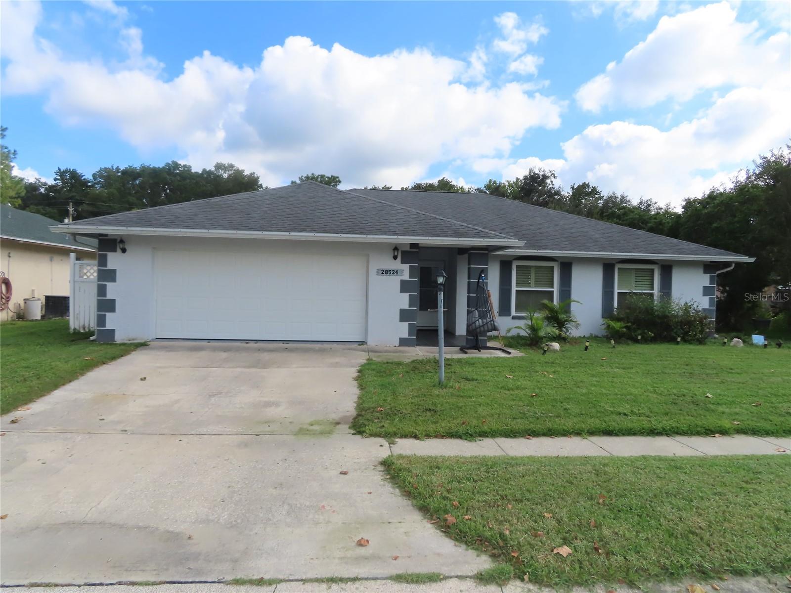 28524 Twinbrook Ln Property Photo 1