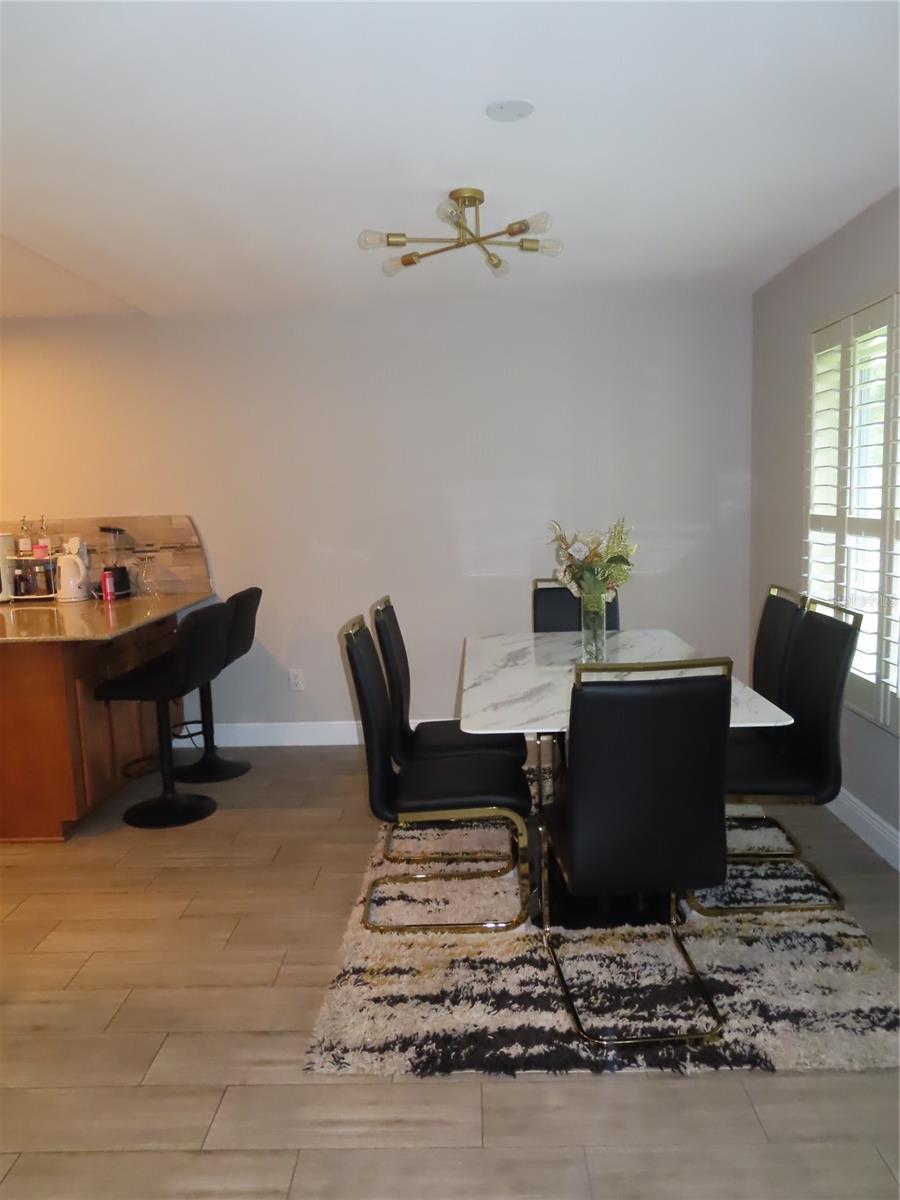 28524 Twinbrook Ln Property Photo 9