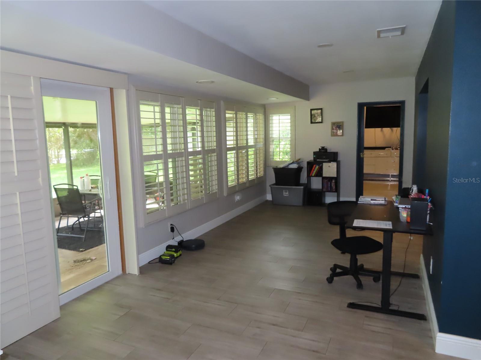 28524 Twinbrook Ln Property Photo 10