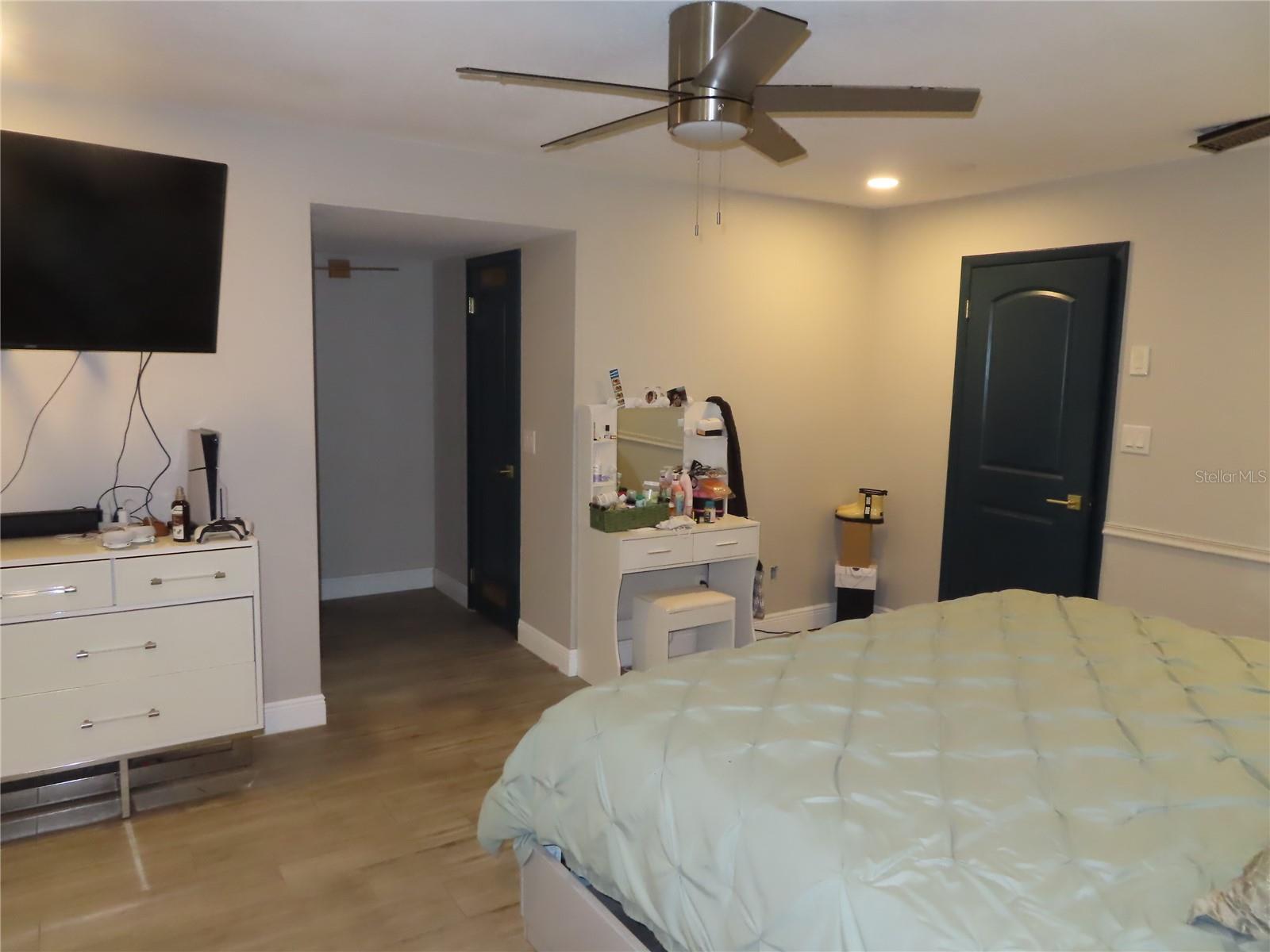 28524 Twinbrook Ln Property Photo 12