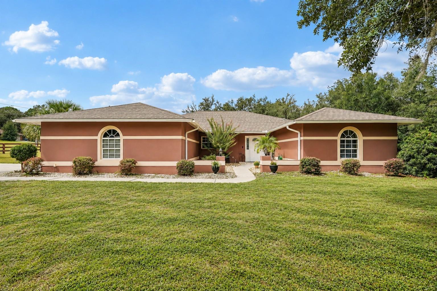 2373 W Apricot Dr Property Photo 1