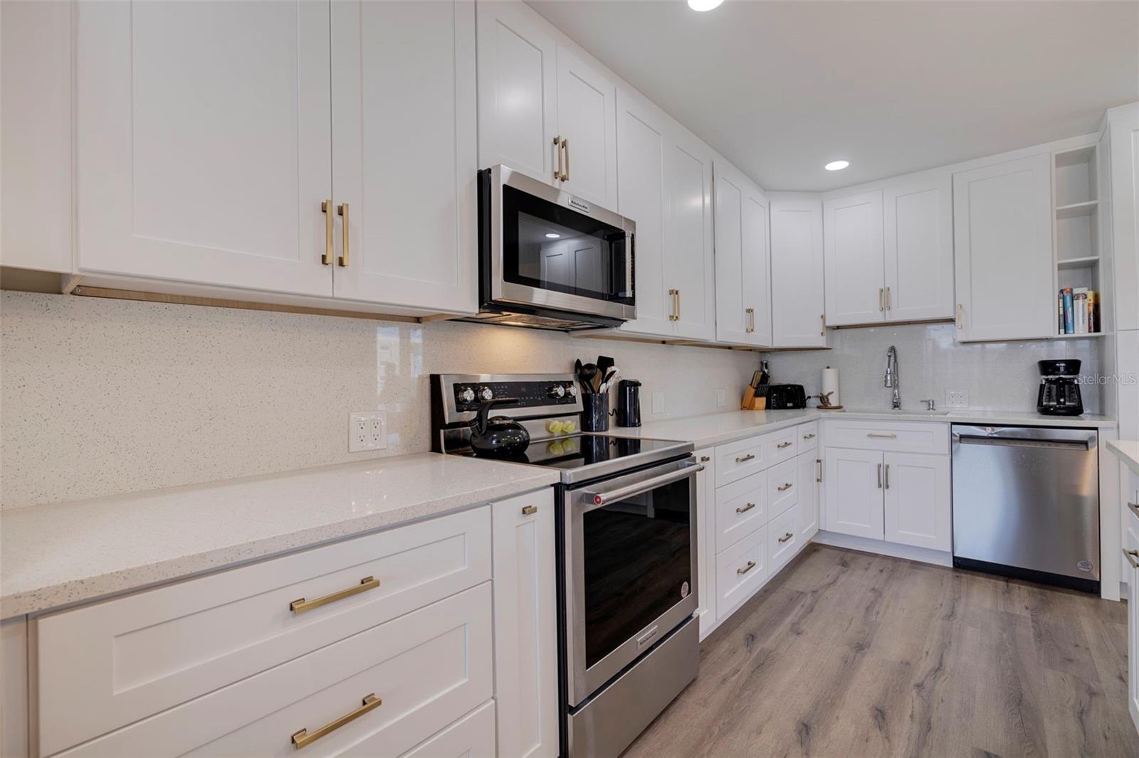 5396 Gulf Blvd #407 Property Photo 15