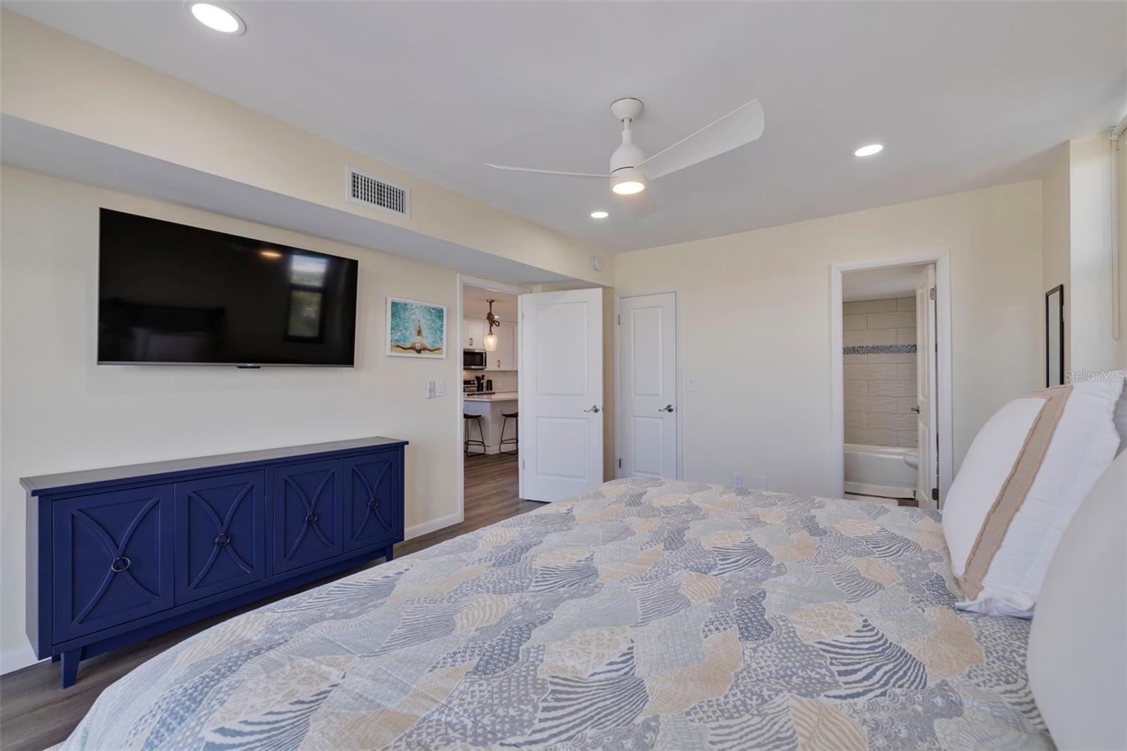 5396 Gulf Blvd #407 Property Photo 24