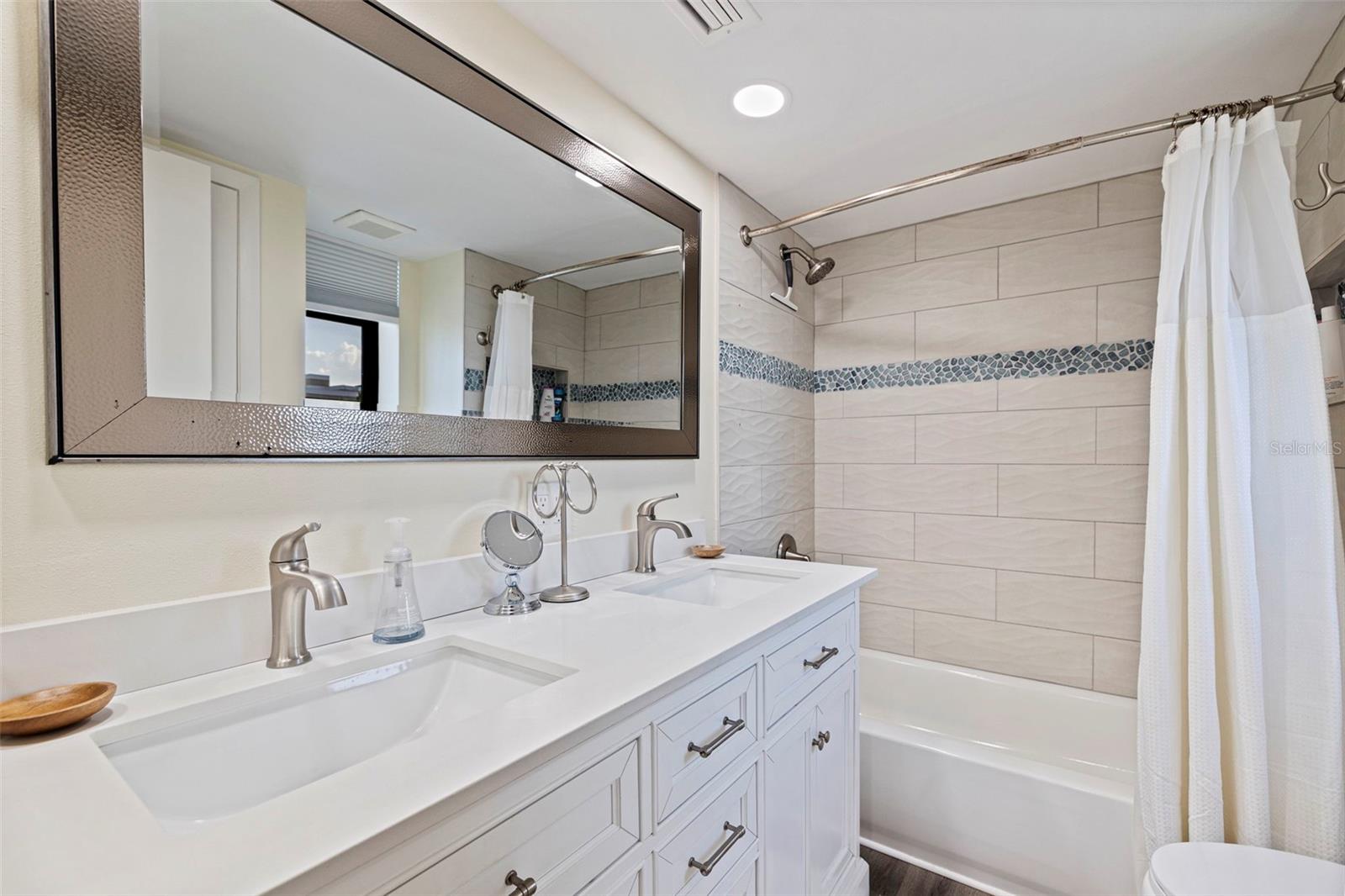 5396 Gulf Blvd #407 Property Photo 29