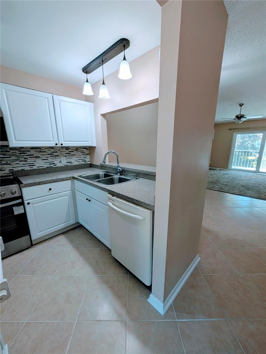 1435 Millstream Ln #204 Property Photo 6
