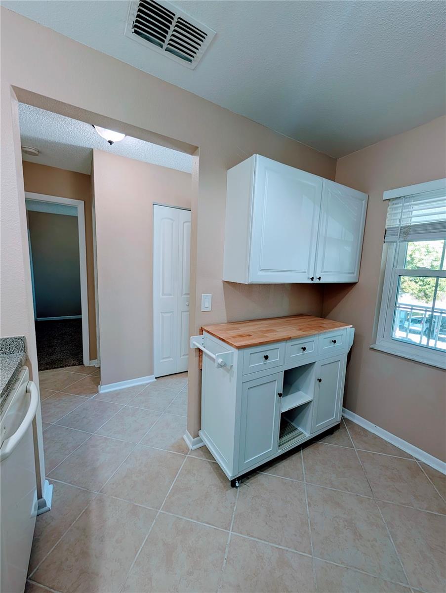 1435 Millstream Ln #204 Property Photo 11