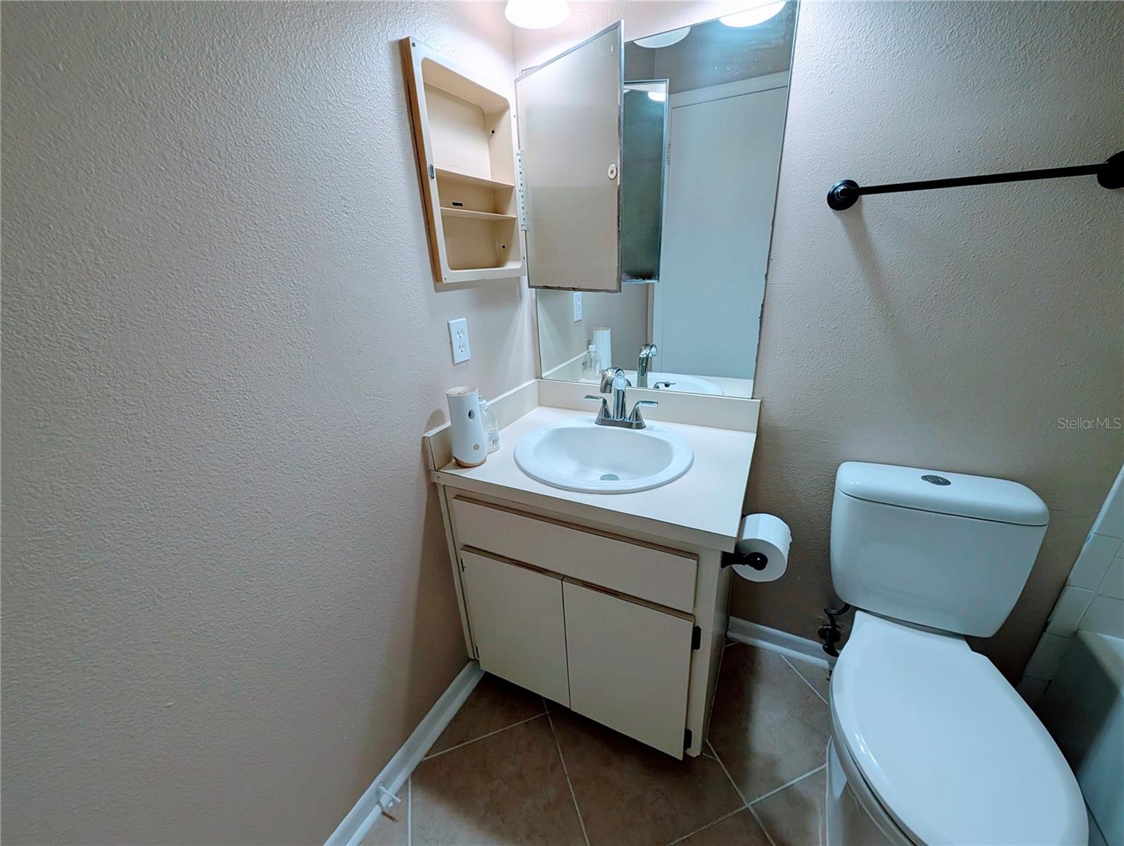 1435 Millstream Ln #204 Property Photo 29
