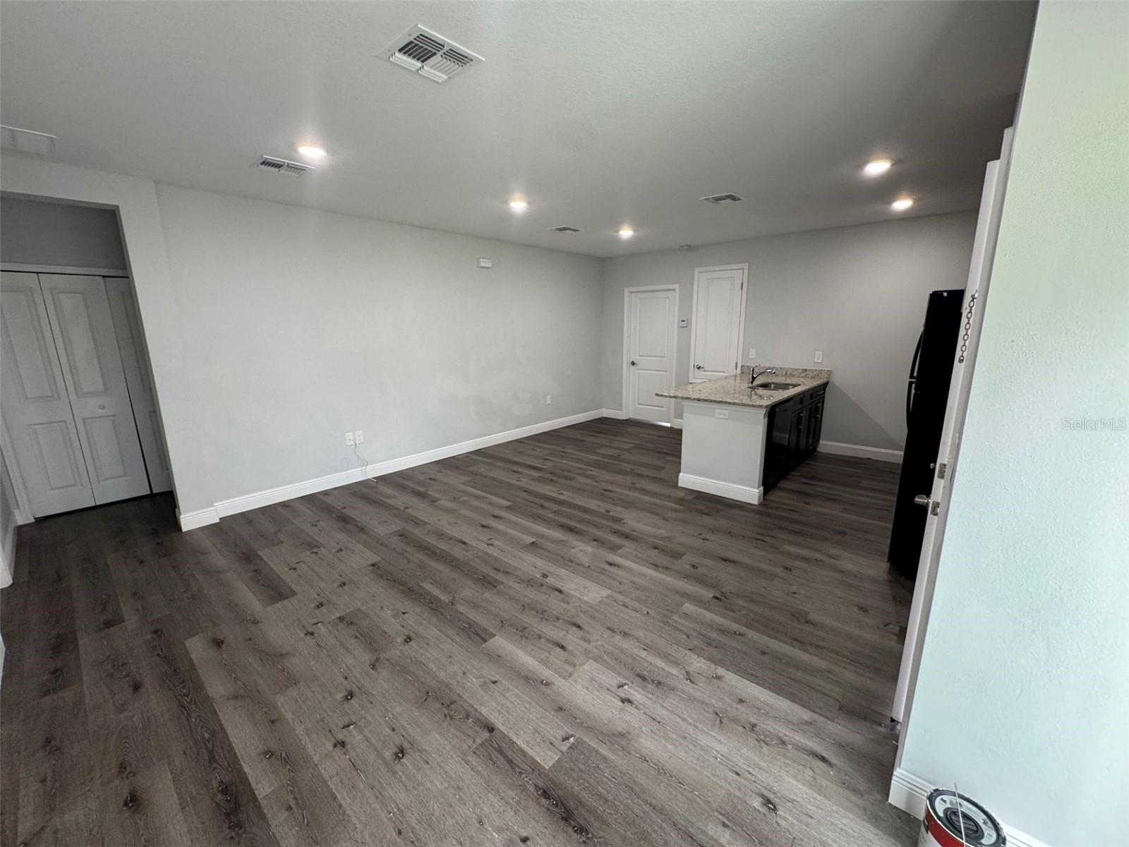 2261 Florida Dr #a Property Photo 4