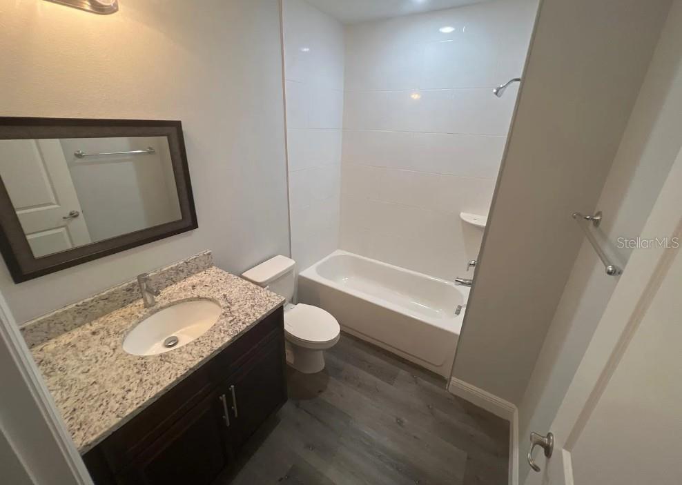 2261 Florida Dr #a Property Photo 10