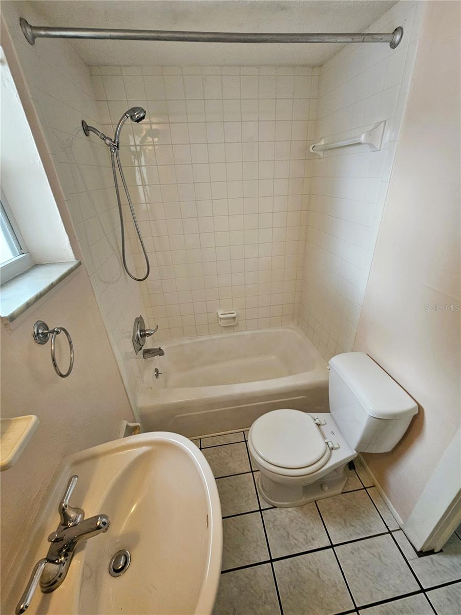 7301 N 13th St Property Photo 10