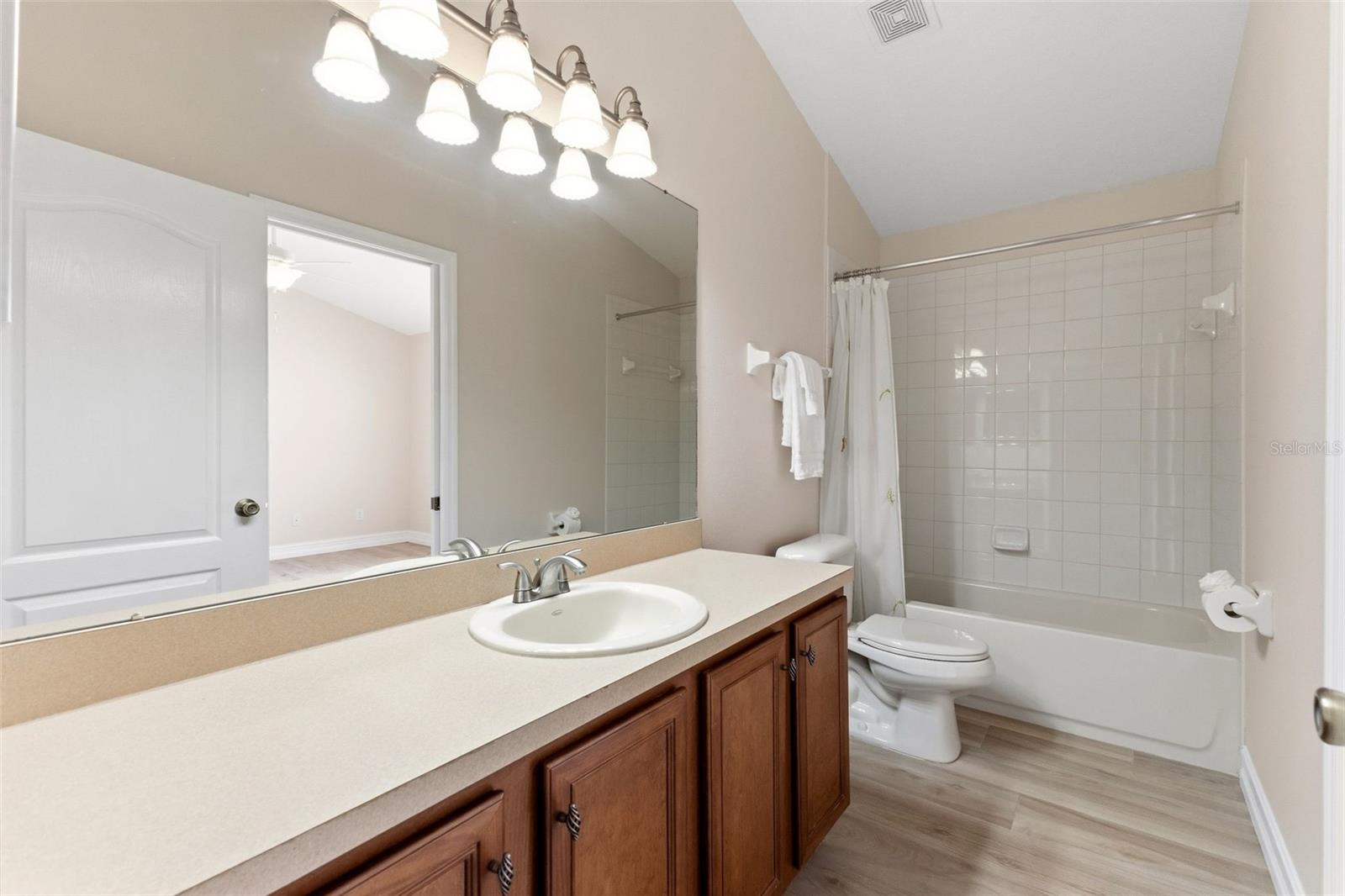 19221 Robin Perch Ln Property Photo 37