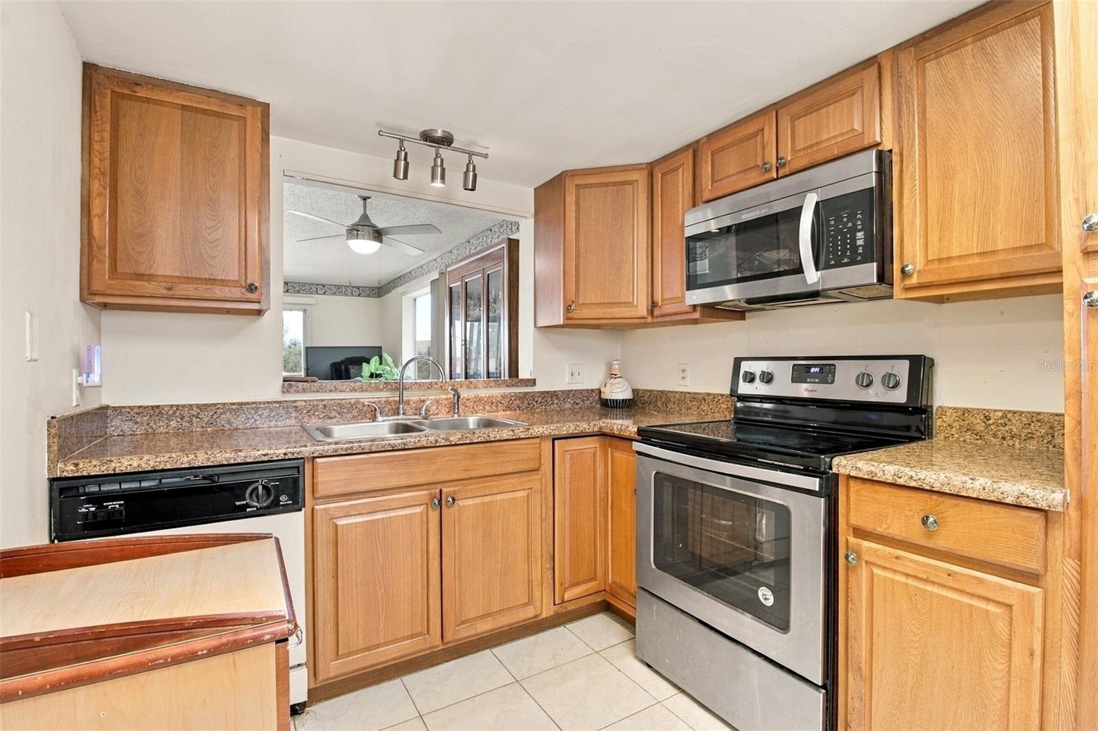 6308 Newtown Cir #8b5 Property Photo 12