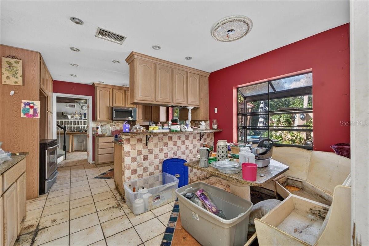 114 W Davis Blvd Property Photo 21