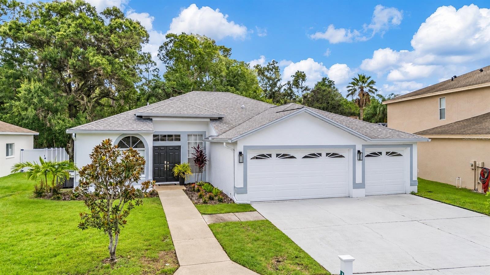 15709 Muirfield Dr Property Photo 3