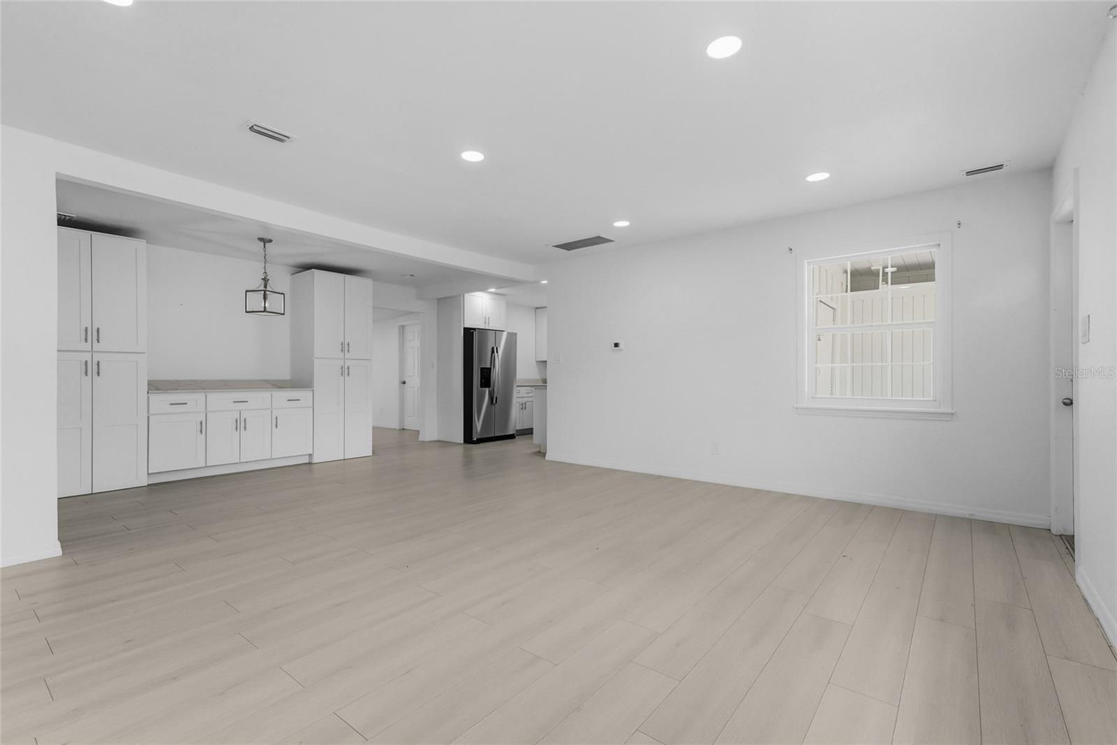 2901 Poplar St Property Photo 9