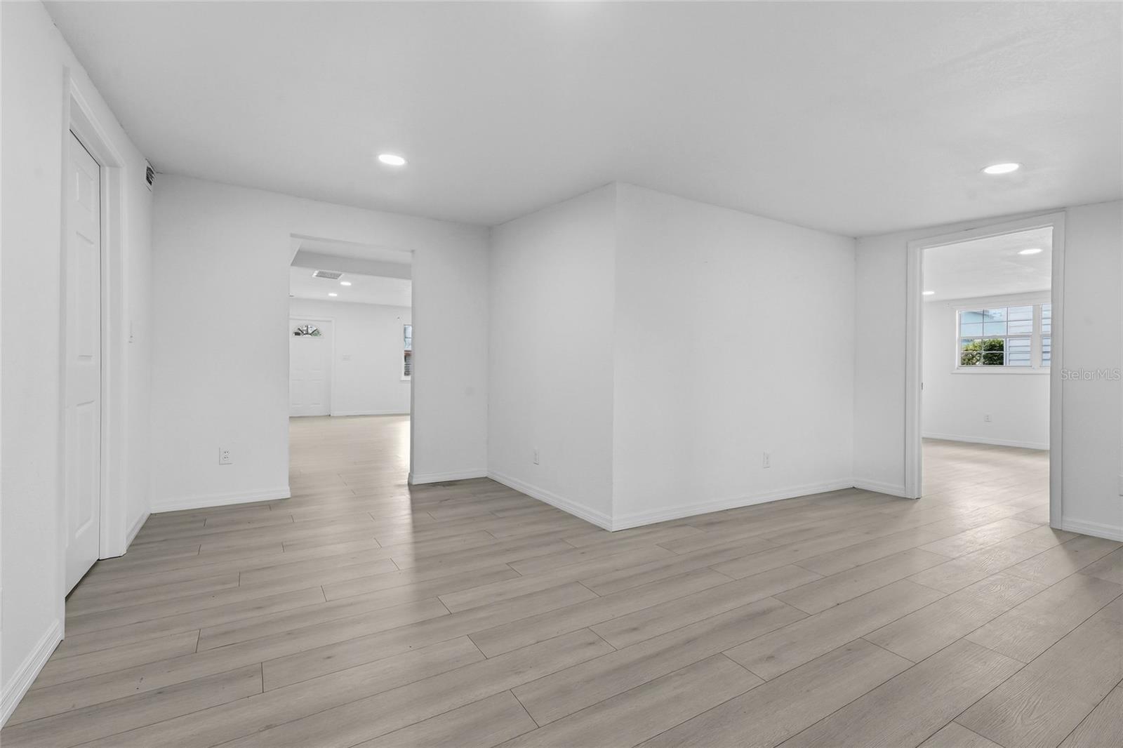2901 Poplar St Property Photo 34