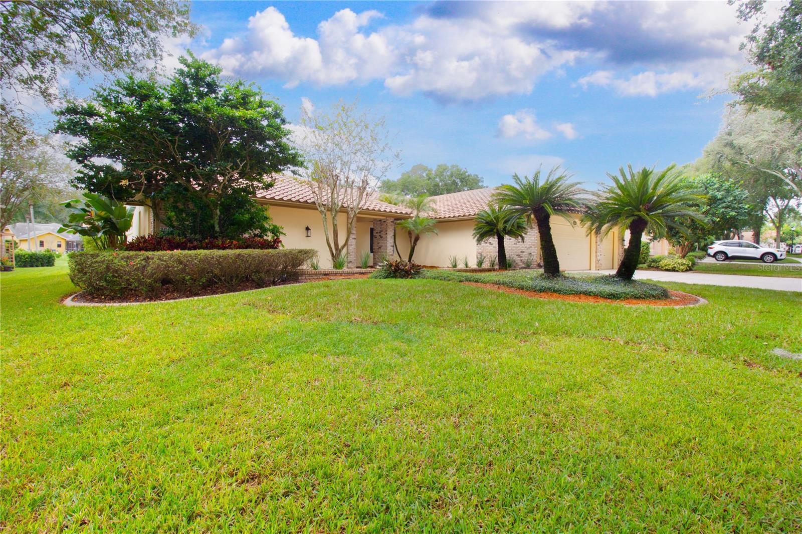 2194 Pinnacle Cir N Property Photo 4