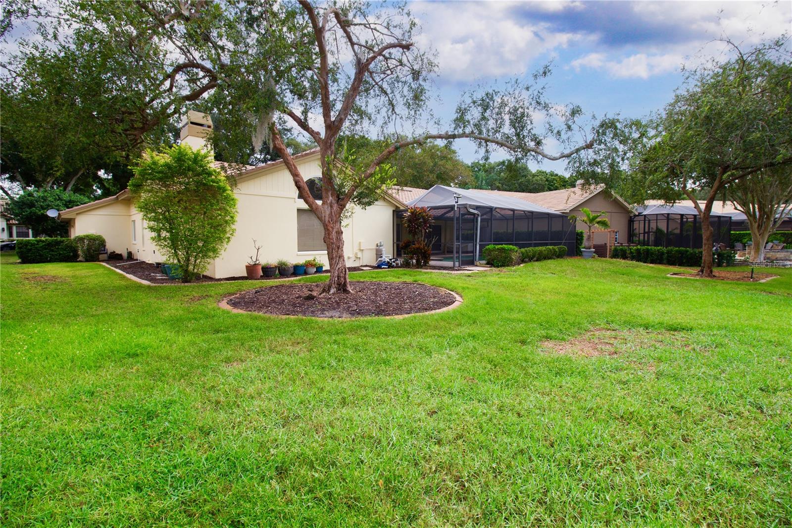 2194 Pinnacle Cir N Property Photo 5