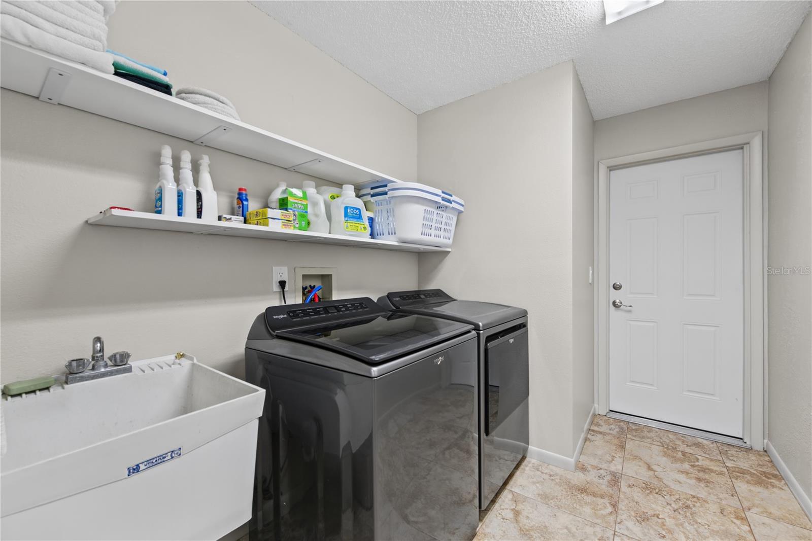 2194 Pinnacle Cir N Property Photo 38