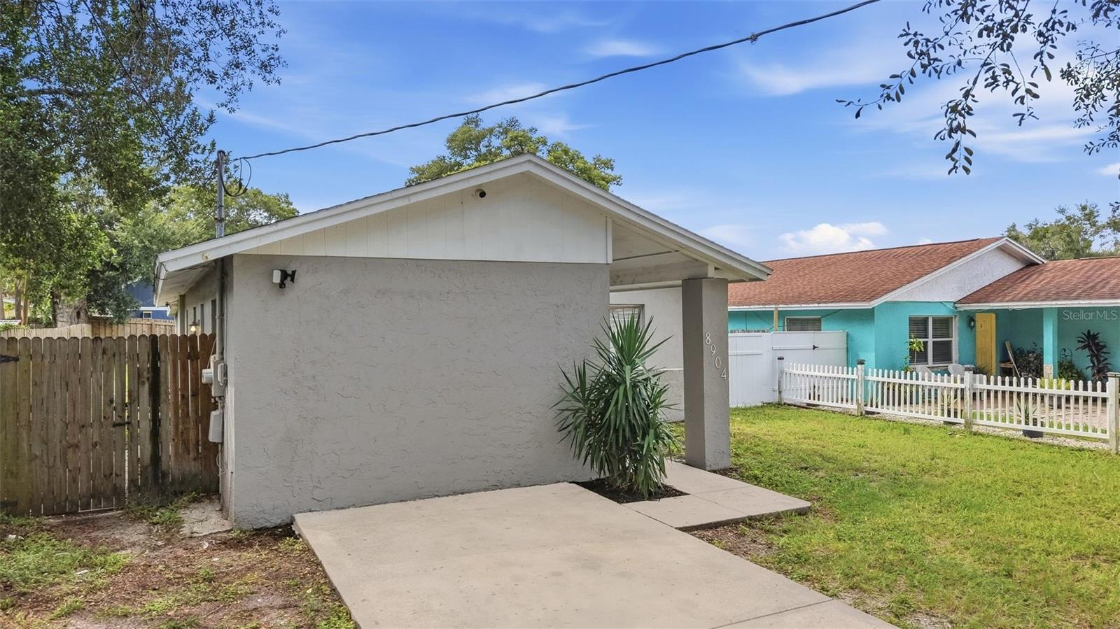 8904 N Boulevard Property Photo 2