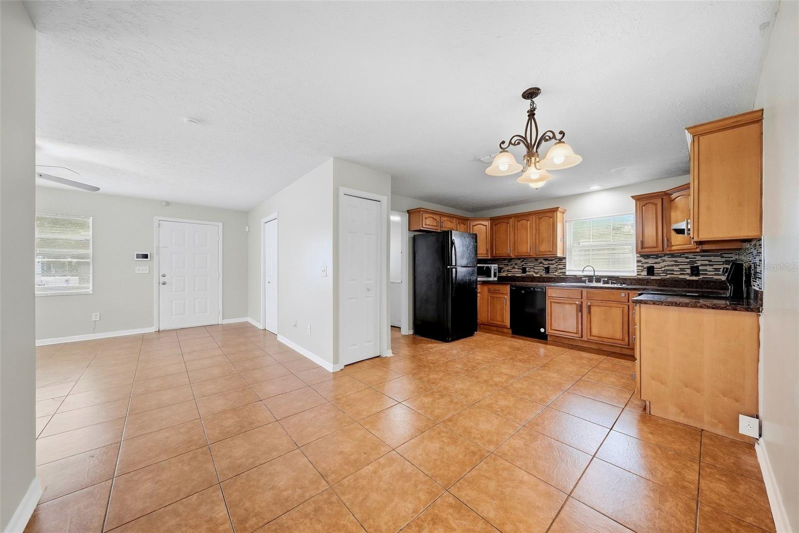 8904 N Boulevard Property Photo 12