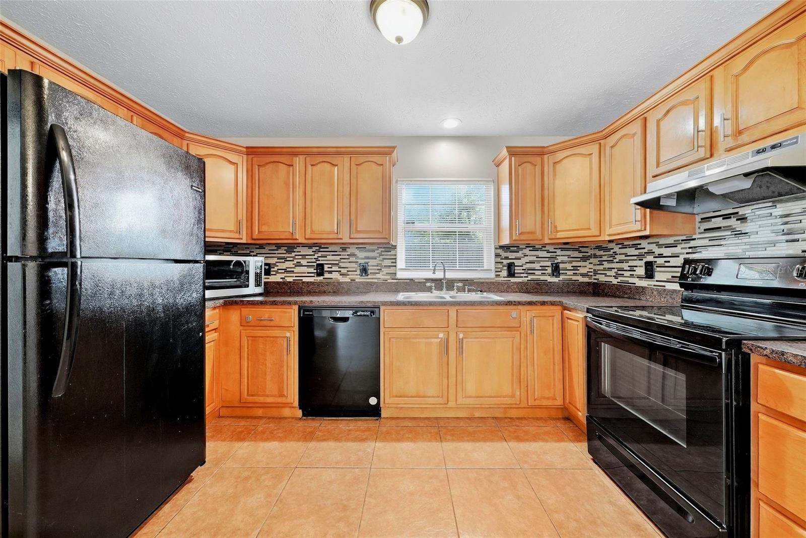 8904 N Boulevard Property Photo 13
