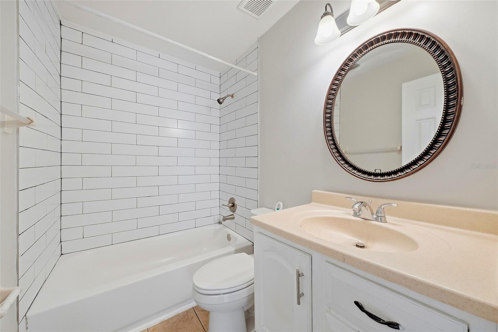8904 N Boulevard Property Photo 21