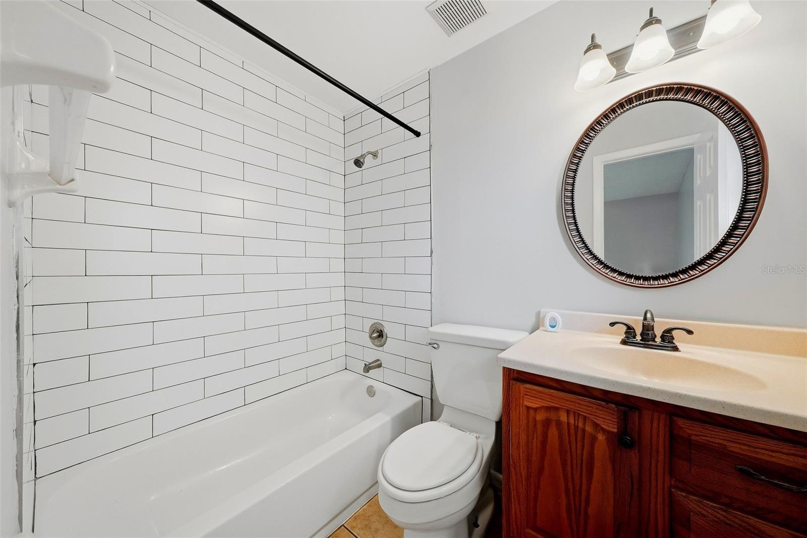 8904 N Boulevard Property Photo 32