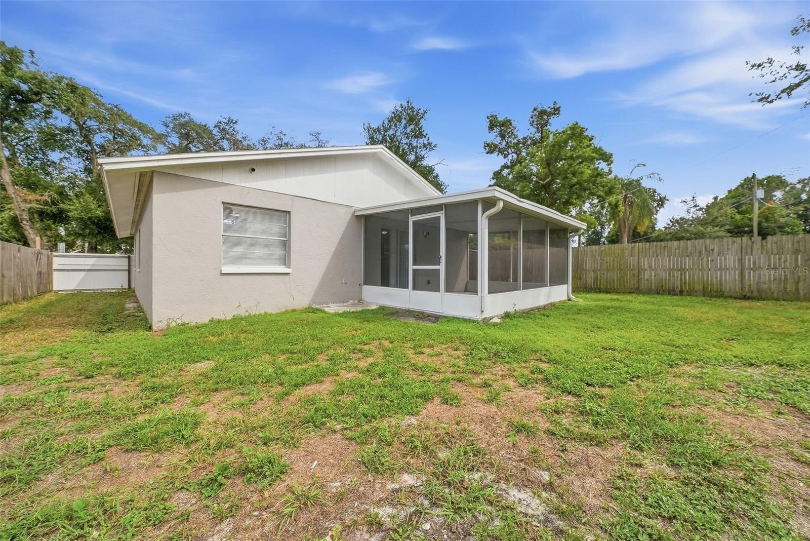 8904 N Boulevard Property Photo 38