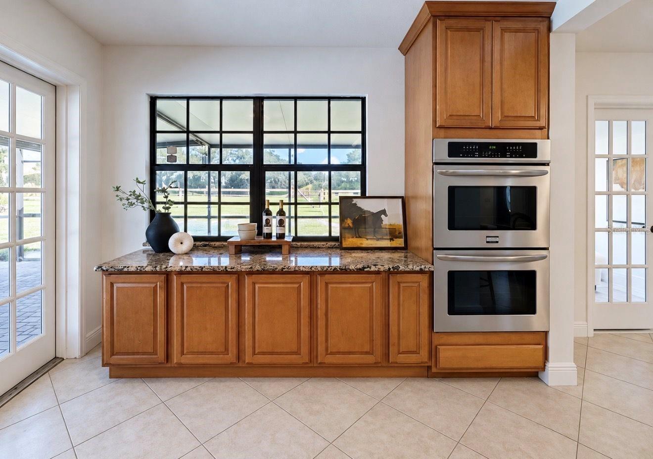 2818 Springdell Cir Property Photo 10