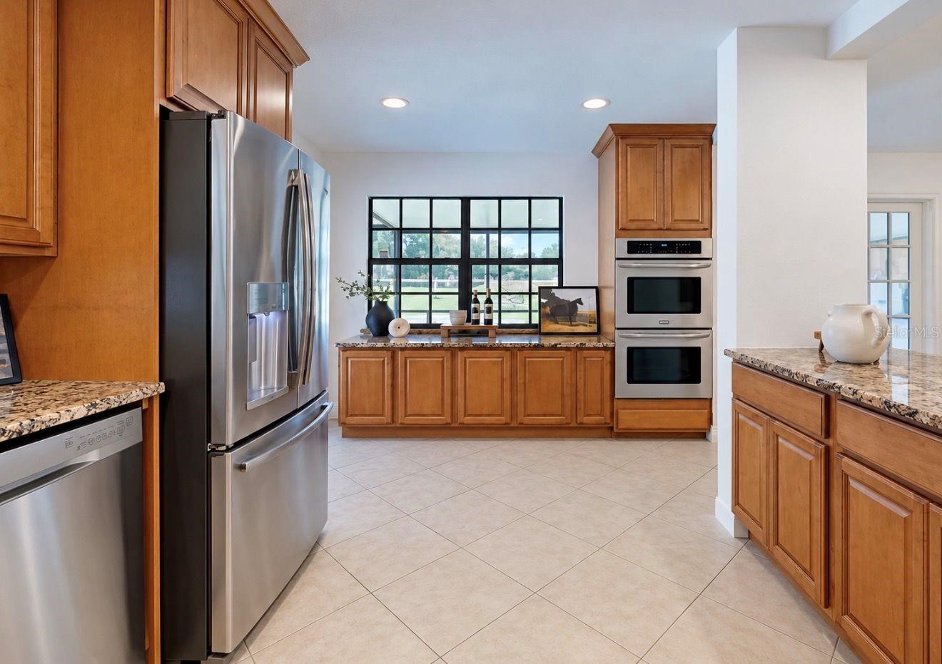 2818 Springdell Cir Property Photo 13