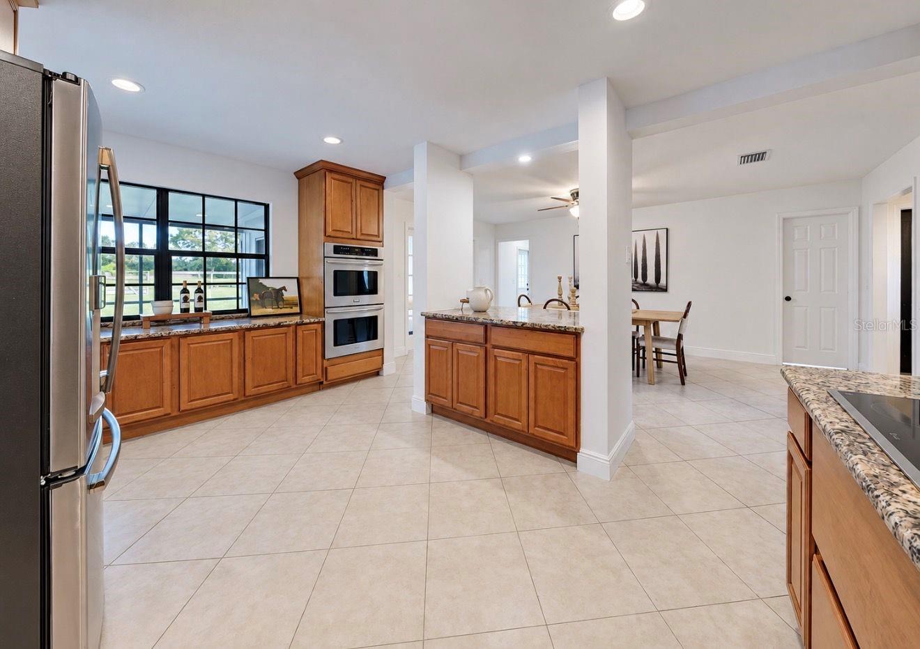 2818 Springdell Cir Property Photo 15