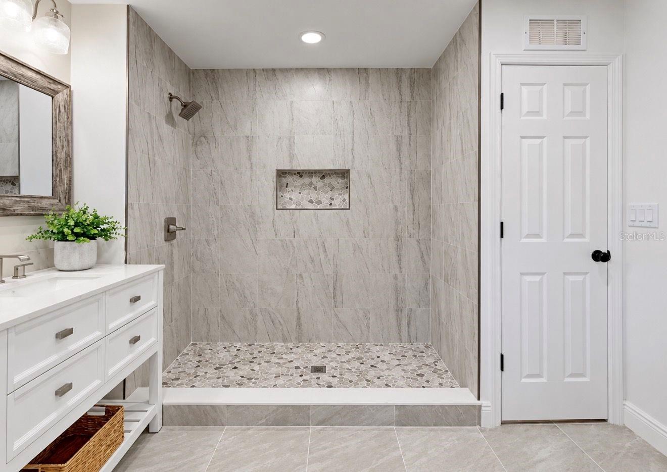 2818 Springdell Cir Property Photo 45