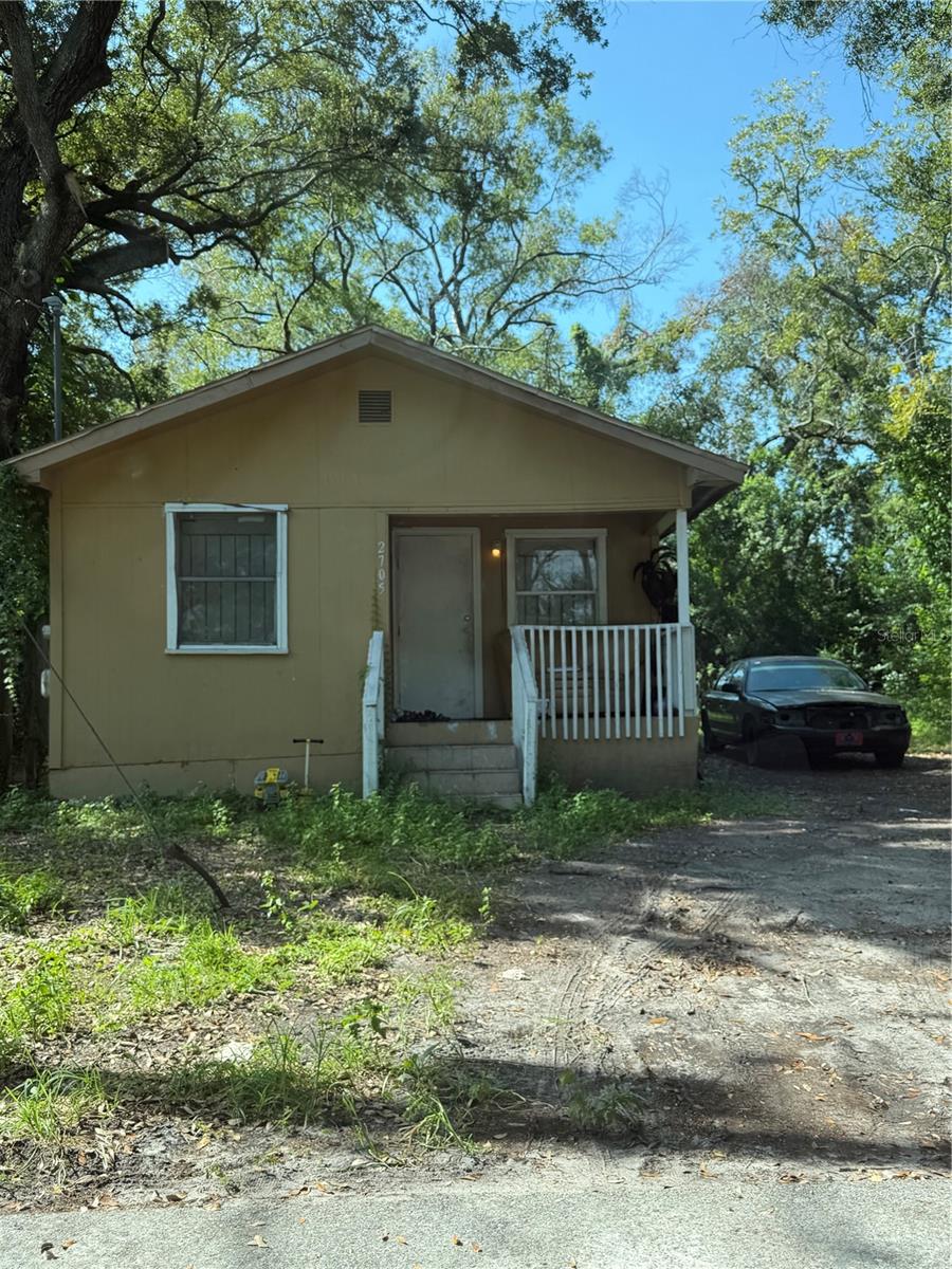 2705 E Cayuga St Property Photo 1