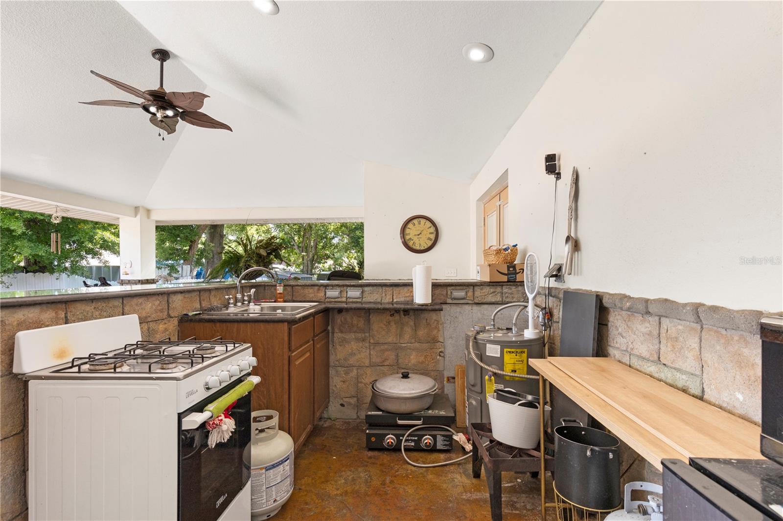 8019 N Gomez Ave Property Photo 55