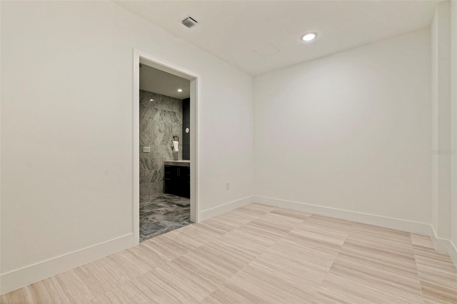 3015 S Ysabella Ave #2401 Property Photo 32