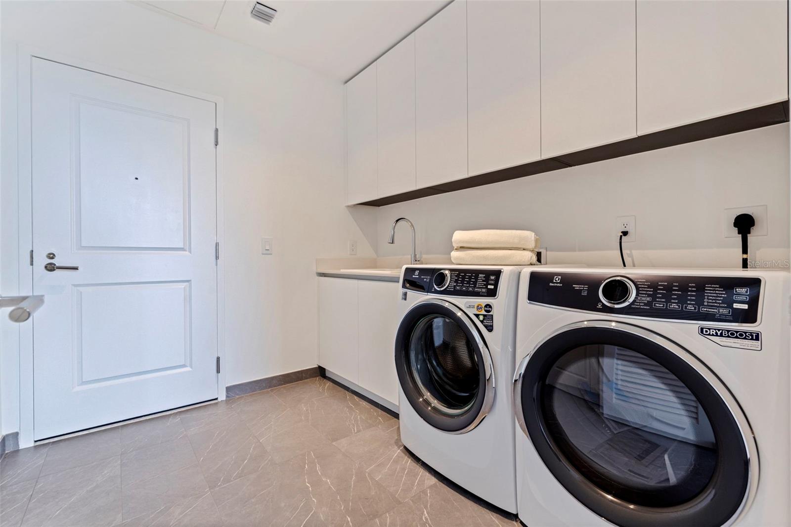 3015 S Ysabella Ave #2401 Property Photo 47