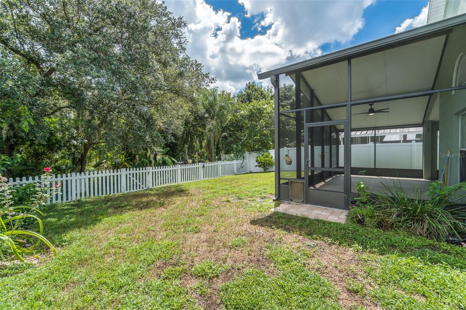 6918 Jamestown Manor Dr Property Photo 6