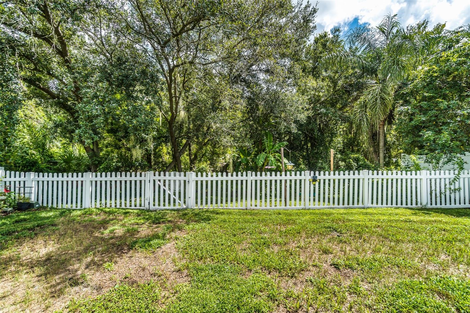 6918 Jamestown Manor Dr Property Photo 9