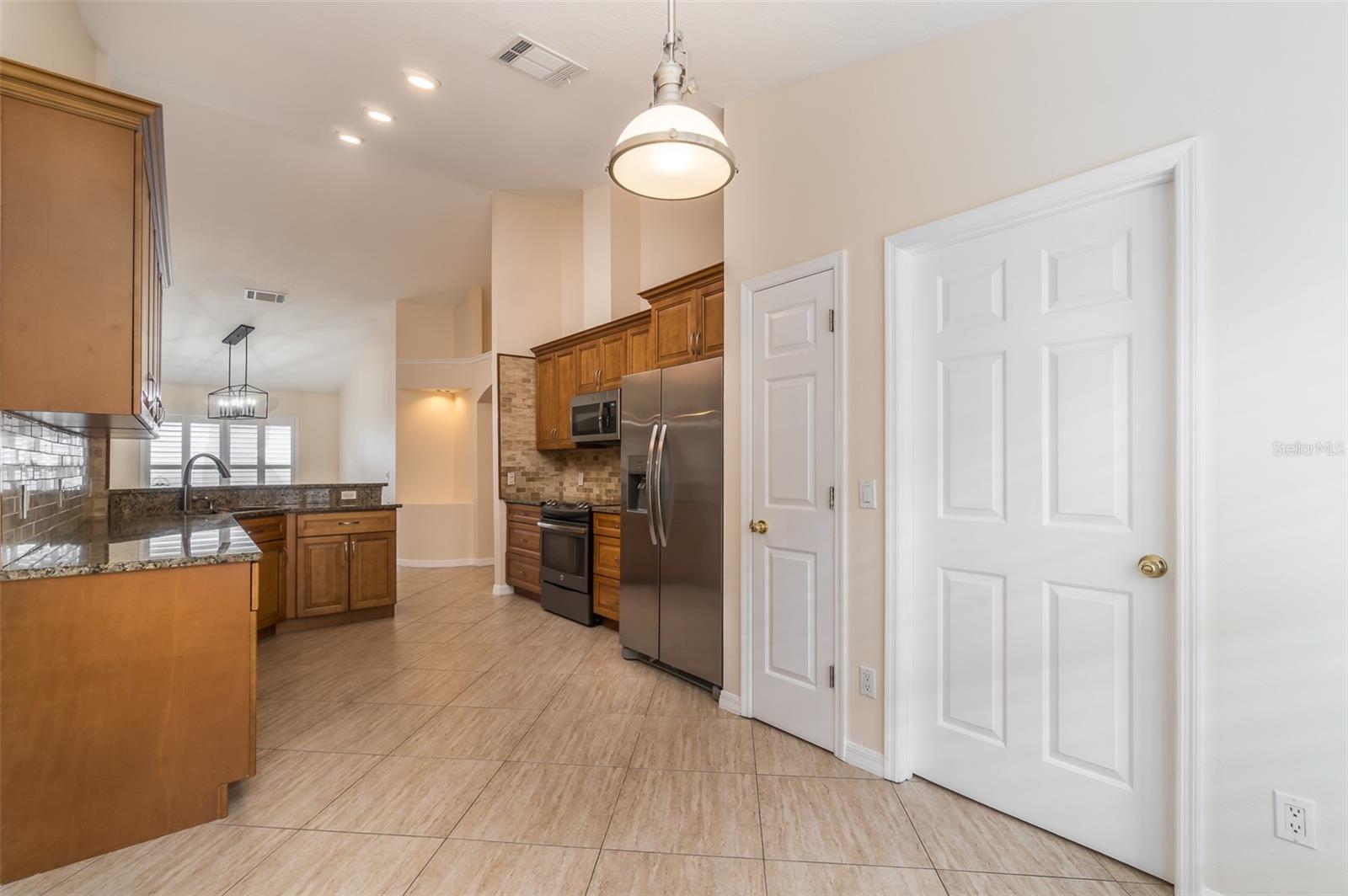 6918 Jamestown Manor Dr Property Photo 23