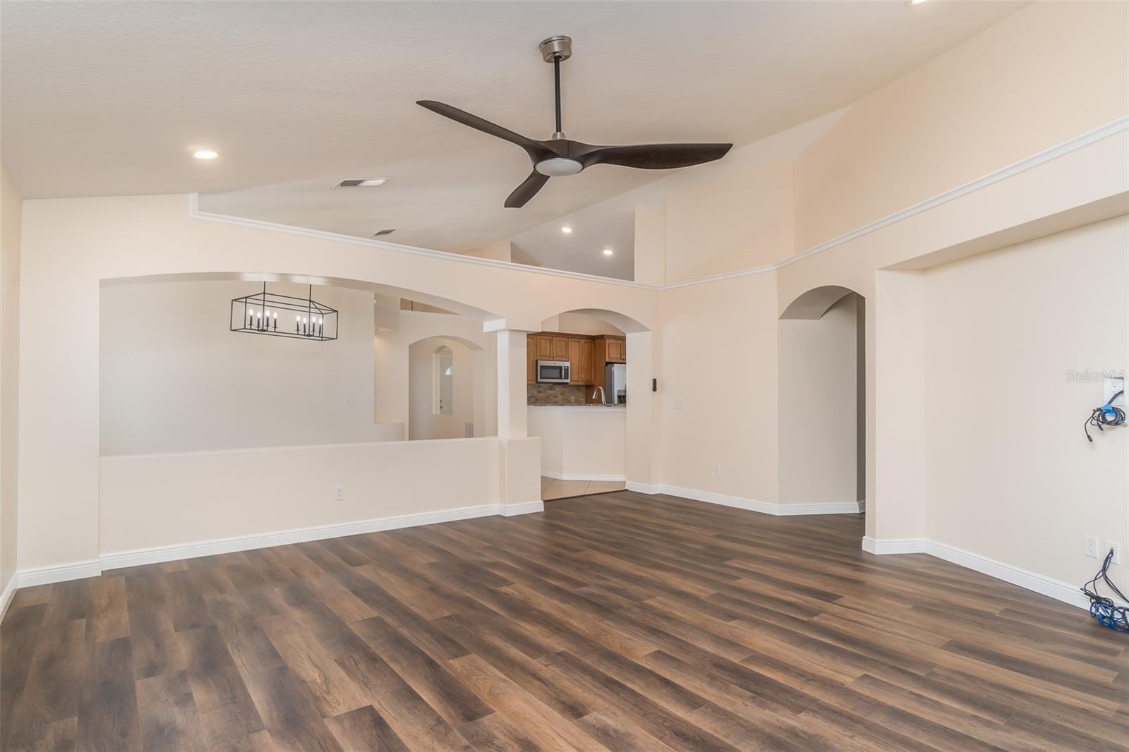 6918 Jamestown Manor Dr Property Photo 28