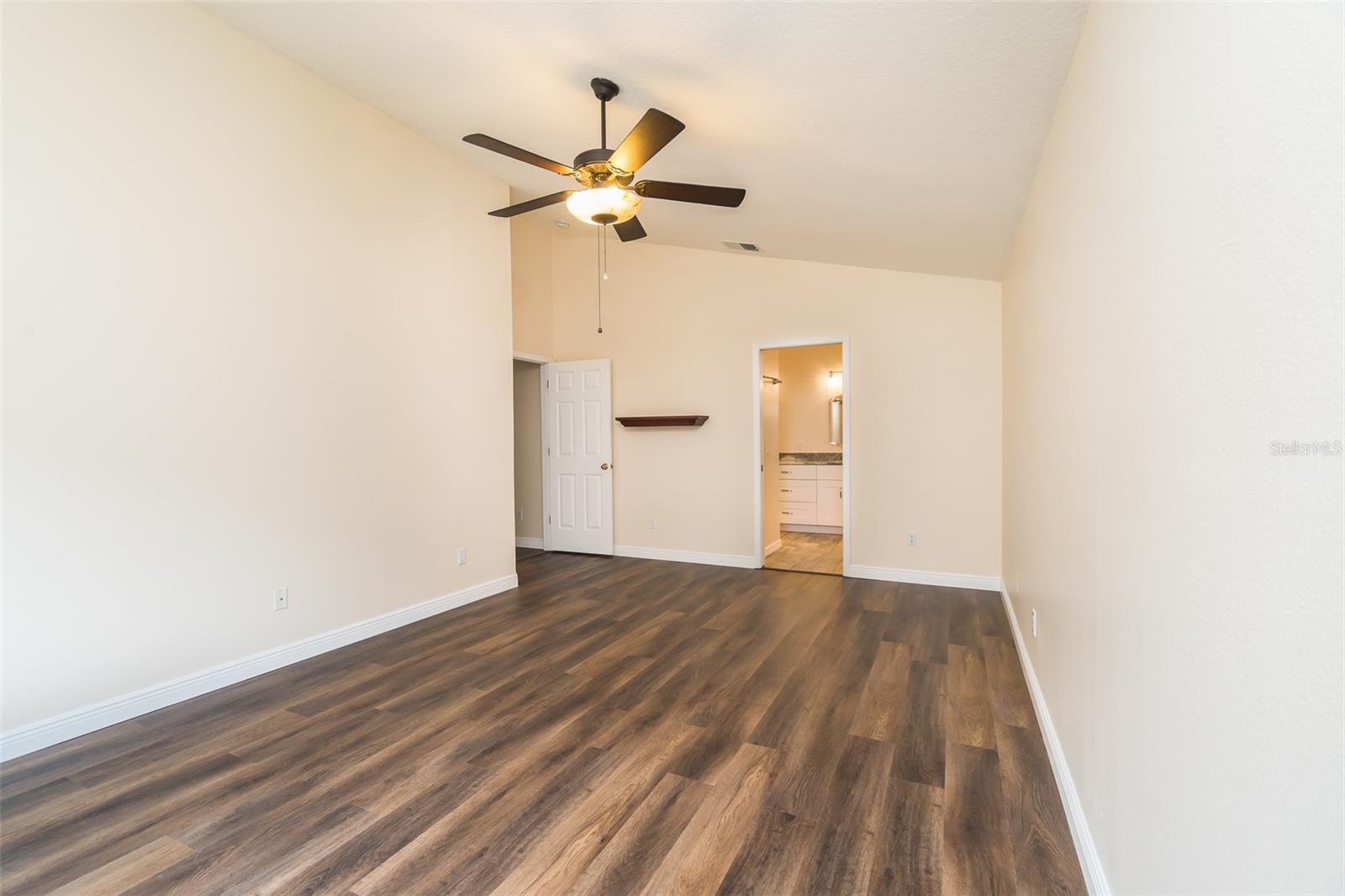 6918 Jamestown Manor Dr Property Photo 32