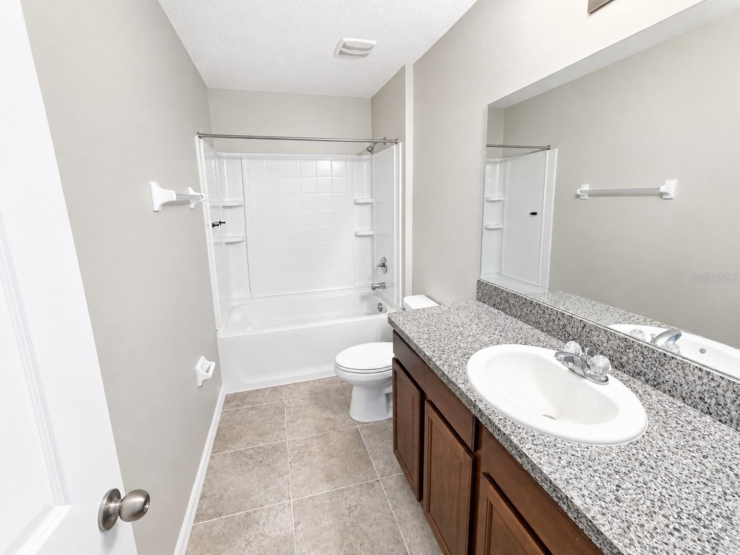 16844 Peaceful Valley Dr Property Photo 8