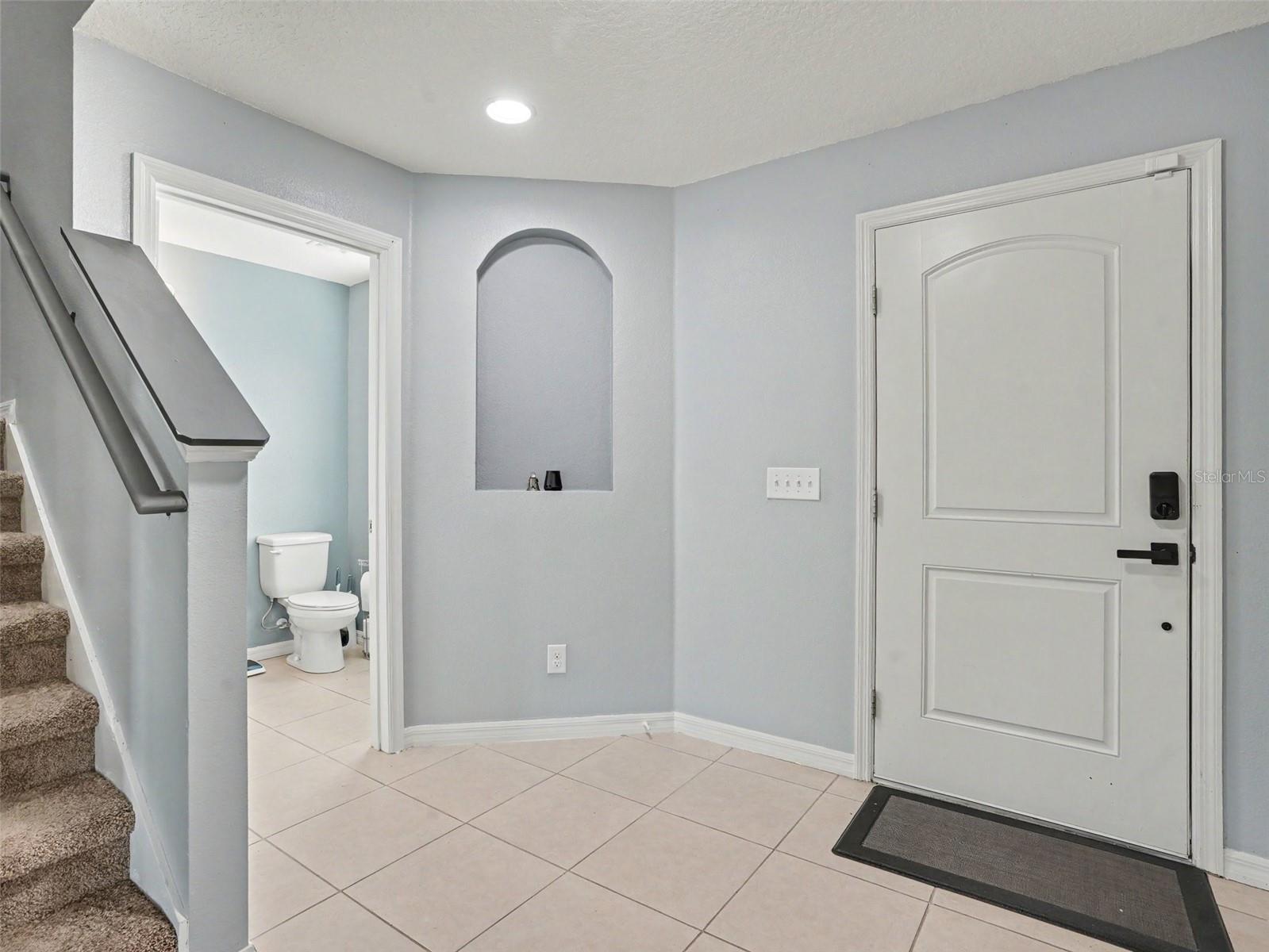 5660 Elsinore Way Property Photo 3