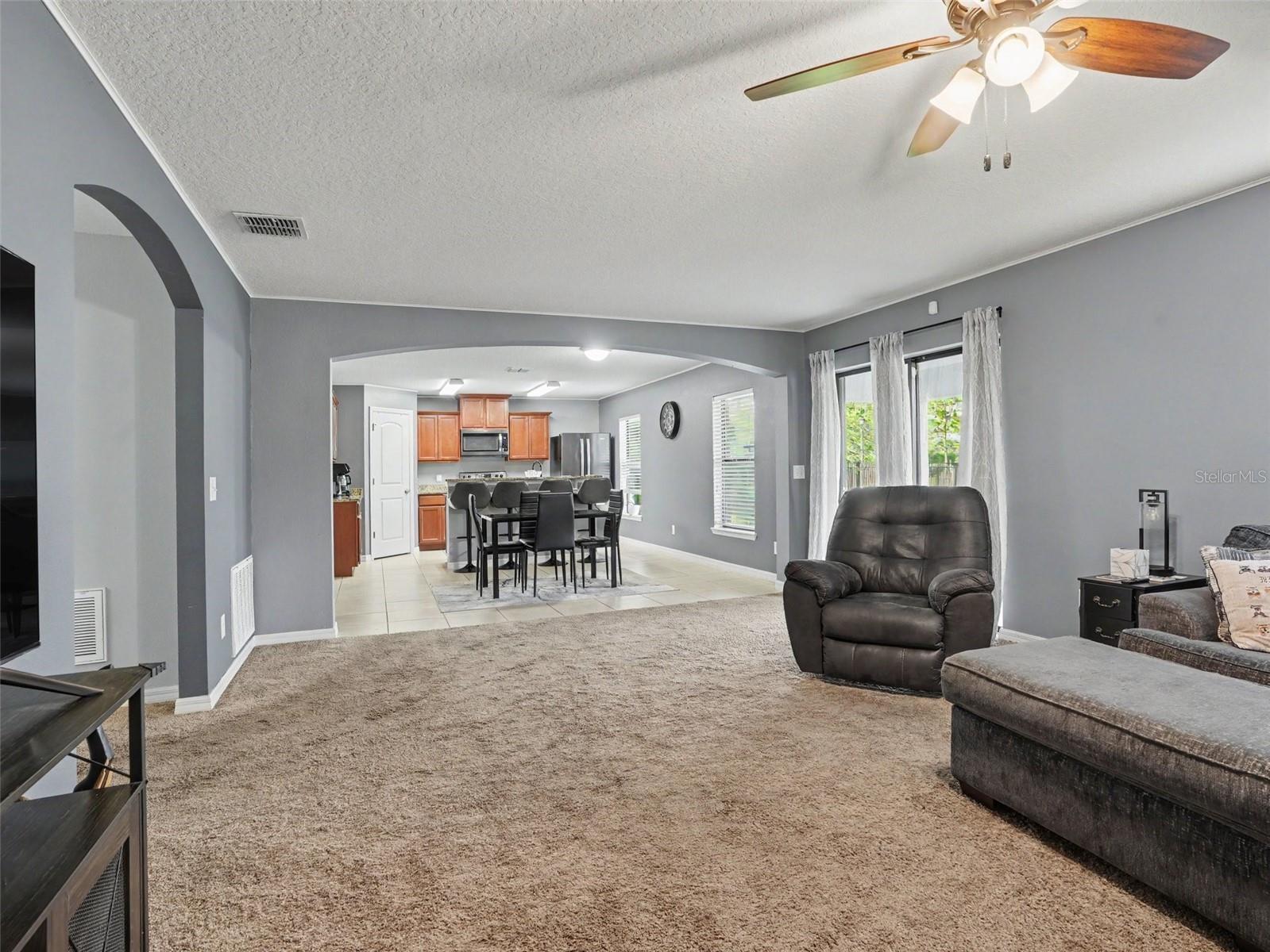 5660 Elsinore Way Property Photo 6