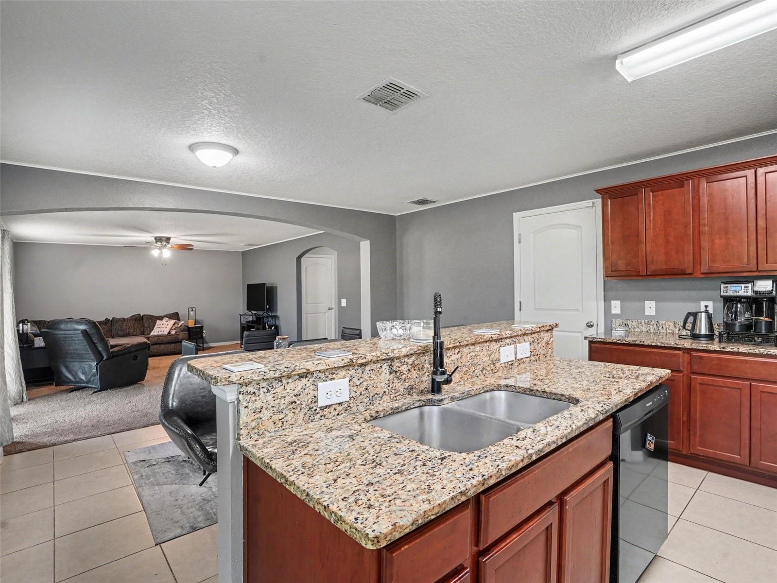5660 Elsinore Way Property Photo 11